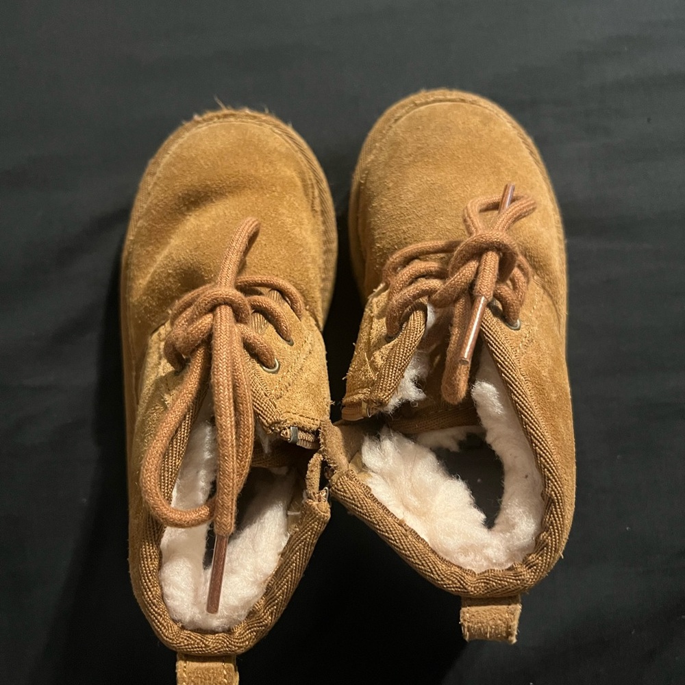 Little kids size 10 UGGS Neumel II Boots